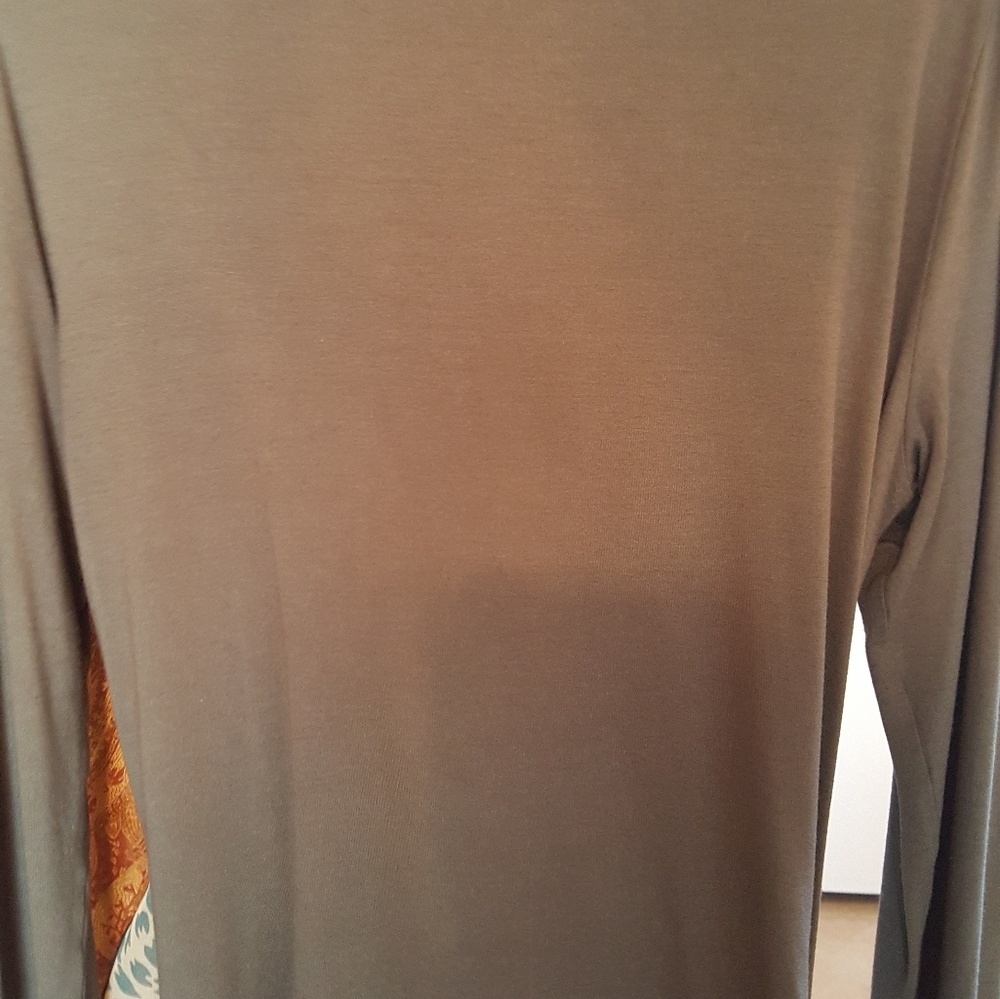 Tunic - Picture 4 of 6